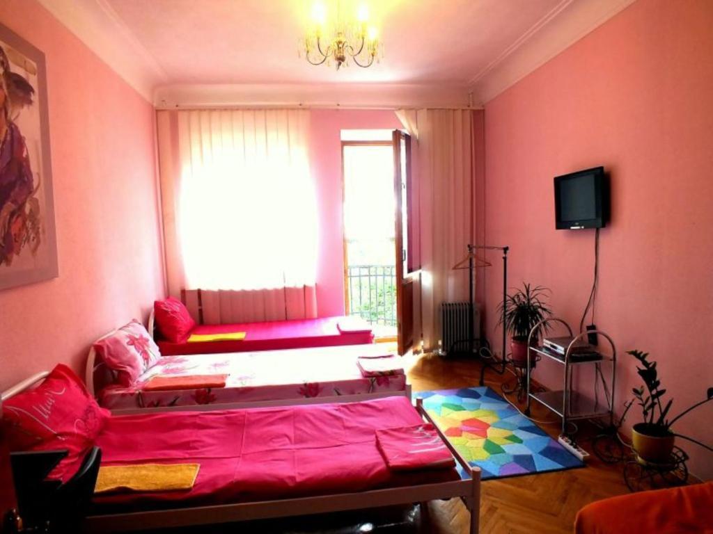 Down Town Hostel Kyiv Room photo